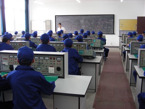 中國洛陽一拖技師學院有哪些優勢？